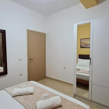 Arel And Dea Apartments Apartment Sarande